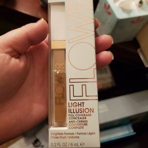 Flower Beauty Light Illusion Concealer, NIB